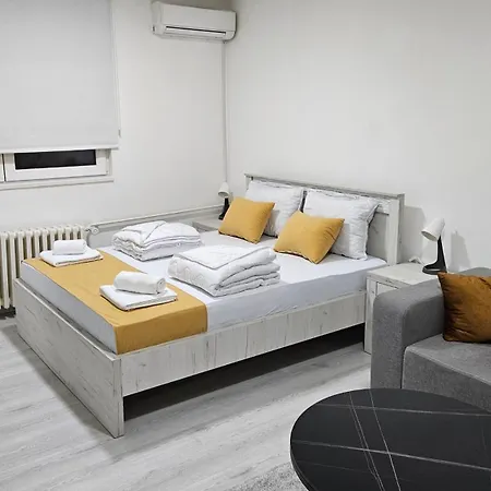 Apartment Pavlovic 2 *