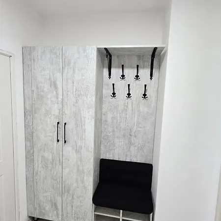 Apartment Pavlovic 2 *